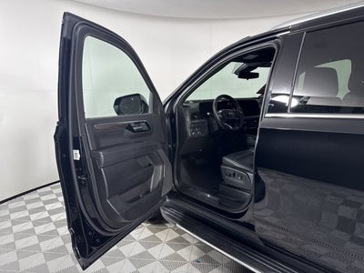 2025 Chevrolet Suburban LT