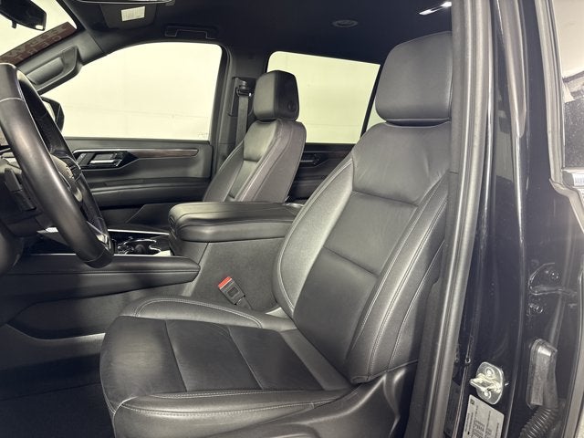 2025 Chevrolet Suburban LT
