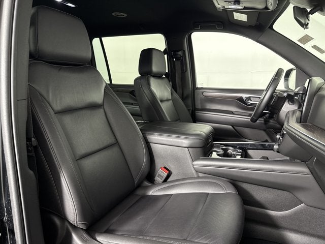 2025 Chevrolet Suburban LT