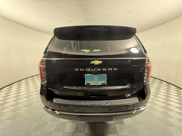 2025 Chevrolet Suburban LT