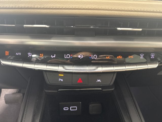 2024 Cadillac XT4 FWD Premium Luxury