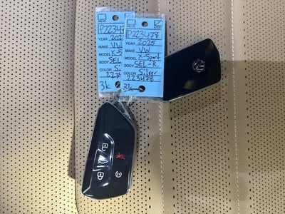 2025 Volkswagen Atlas Cross Sport 2.0T SEL R-Line Black