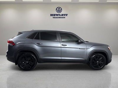 2025 Volkswagen Atlas Cross Sport 2.0T SE w/Technology