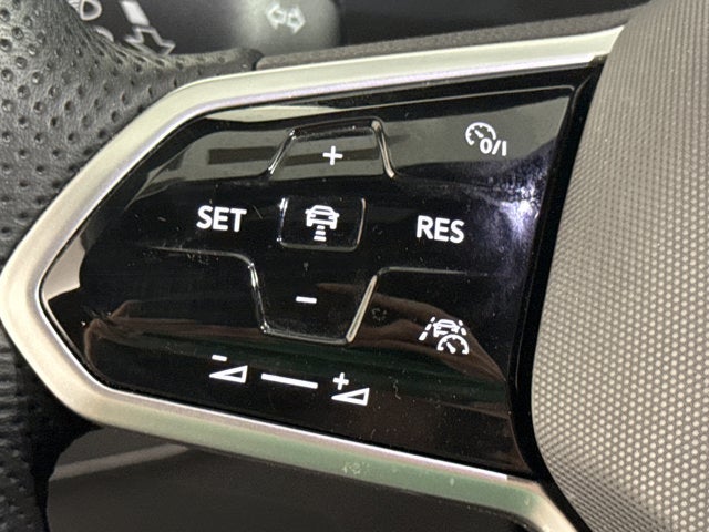 2024 Volkswagen Tiguan SEL R-Line