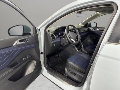 2025 Volkswagen Taos SEL