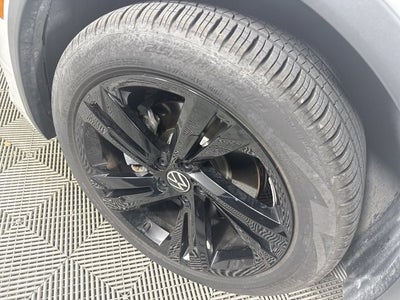 2024 Volkswagen Tiguan SE R-Line Black