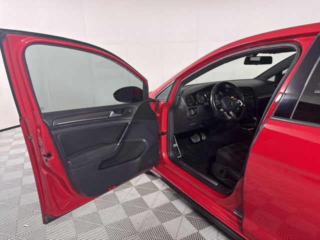 2019 Volkswagen Golf GTI S