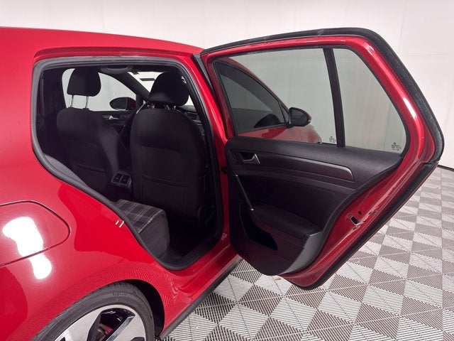 2019 Volkswagen Golf GTI S