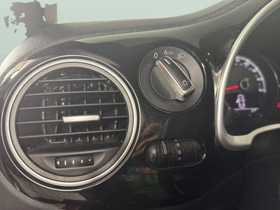 2017 Volkswagen Beetle 1.8T SE