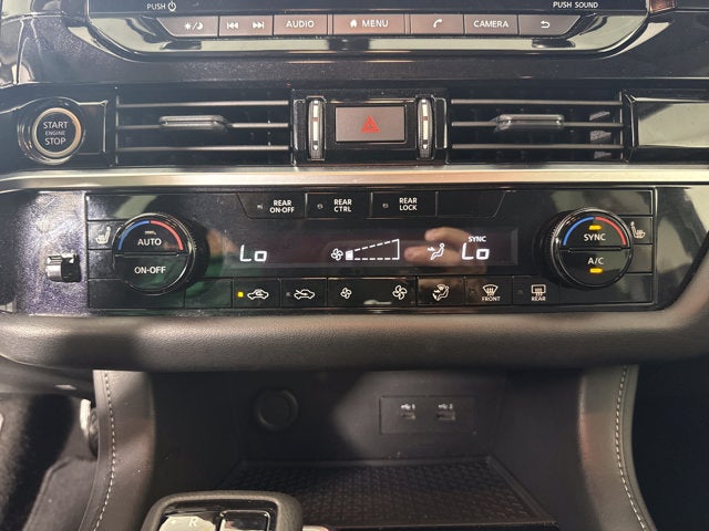 2024 Nissan Pathfinder SV