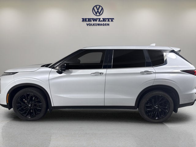 2023 Mitsubishi Outlander SE Black Edition