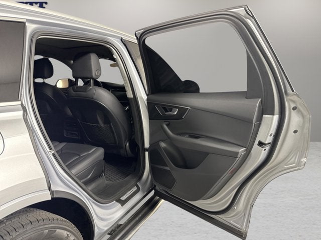 2021 Audi Q7 Premium Plus