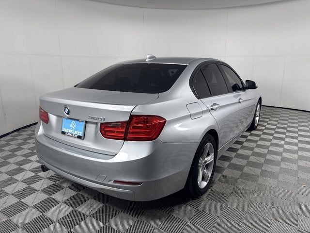2013 BMW 3 Series 320i