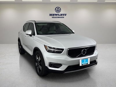 2021 Volvo XC40 Momentum
