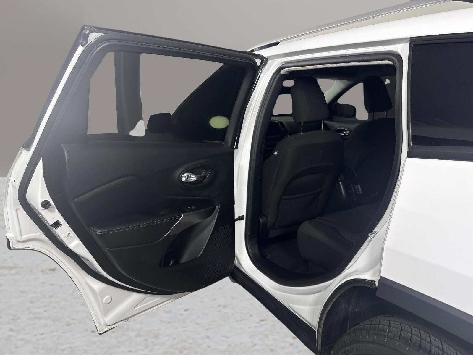 2021 Jeep Cherokee Latitude FWD