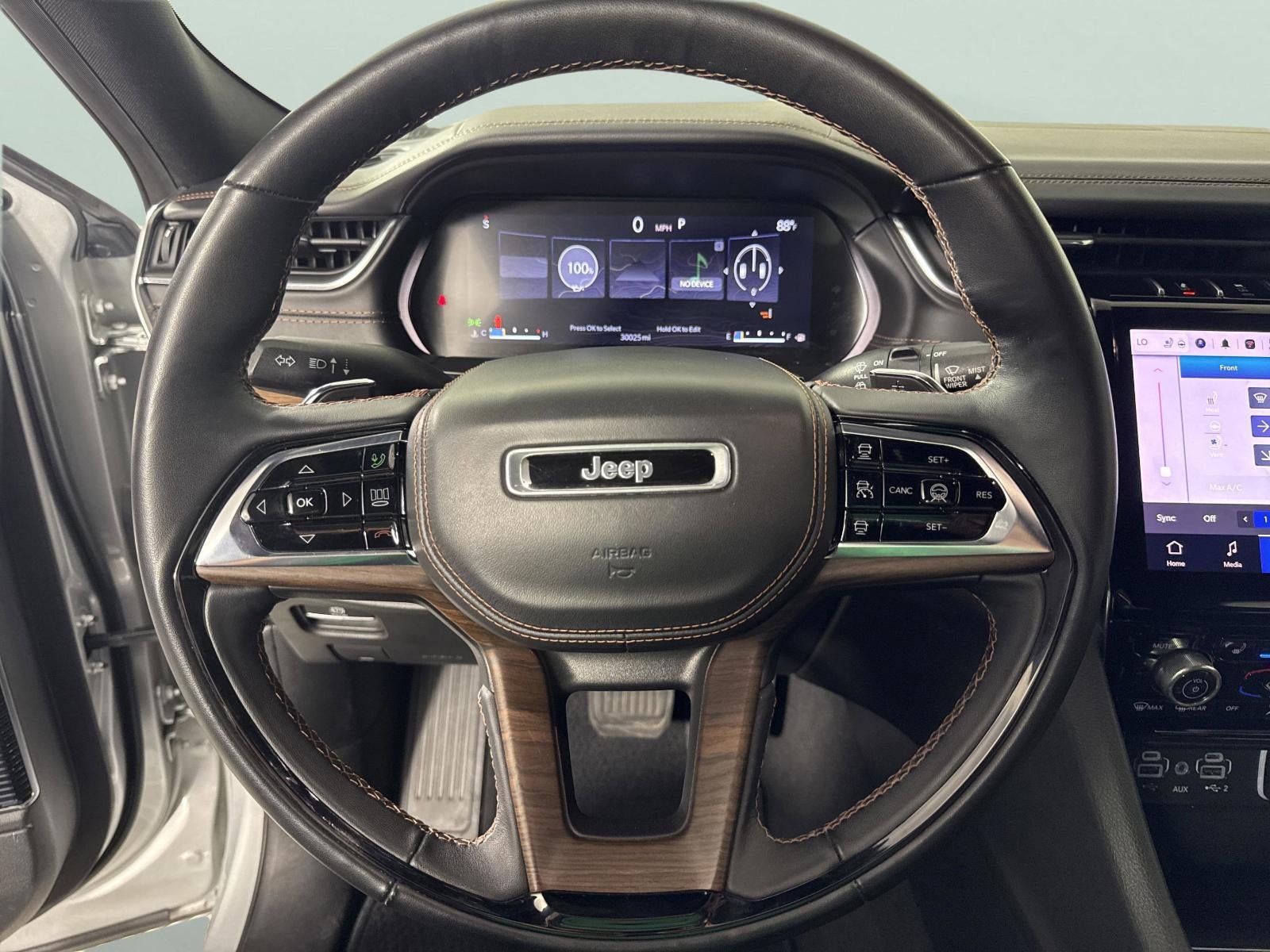 2022 Jeep Grand Cherokee Summit