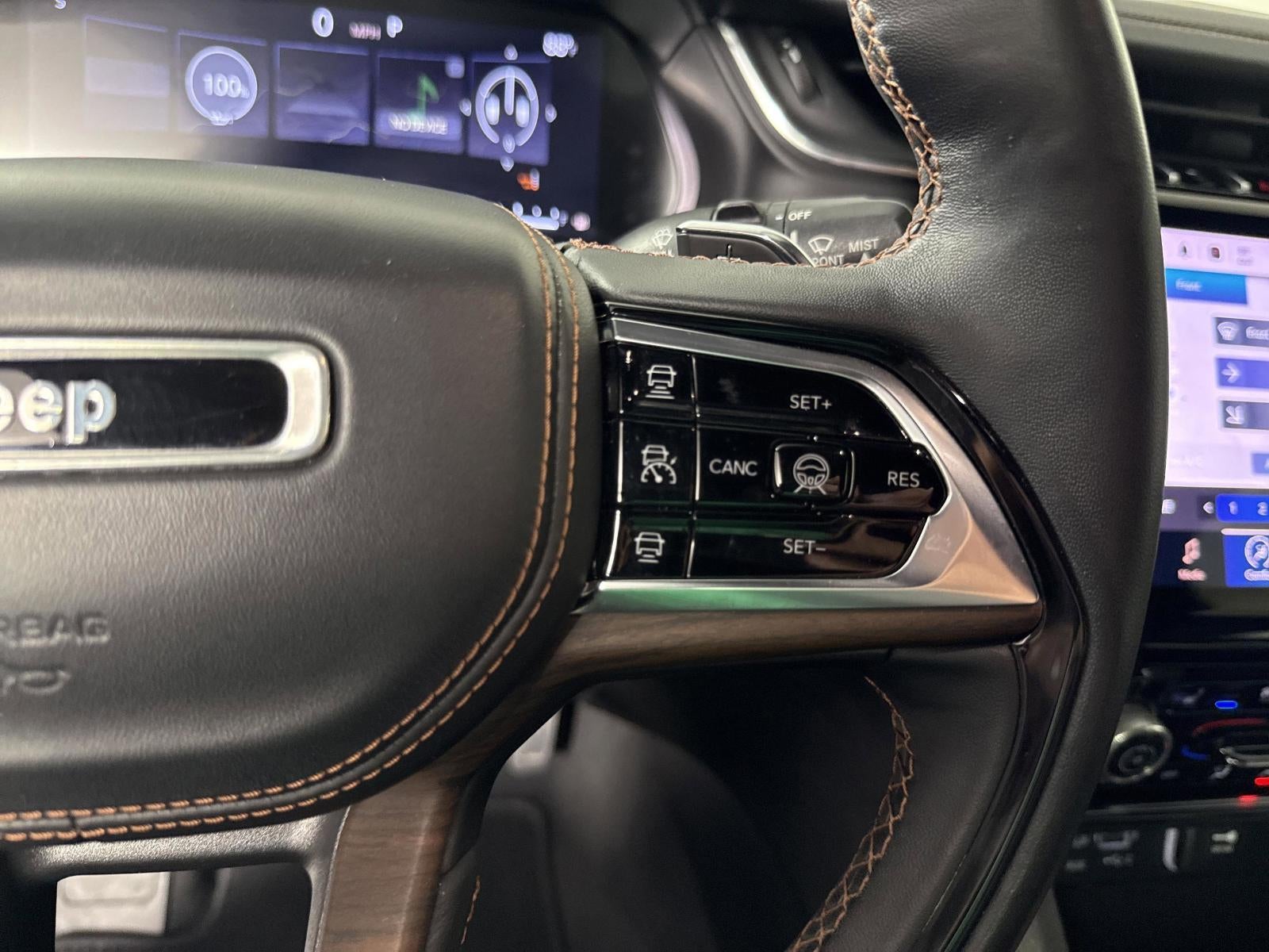 2022 Jeep Grand Cherokee Summit