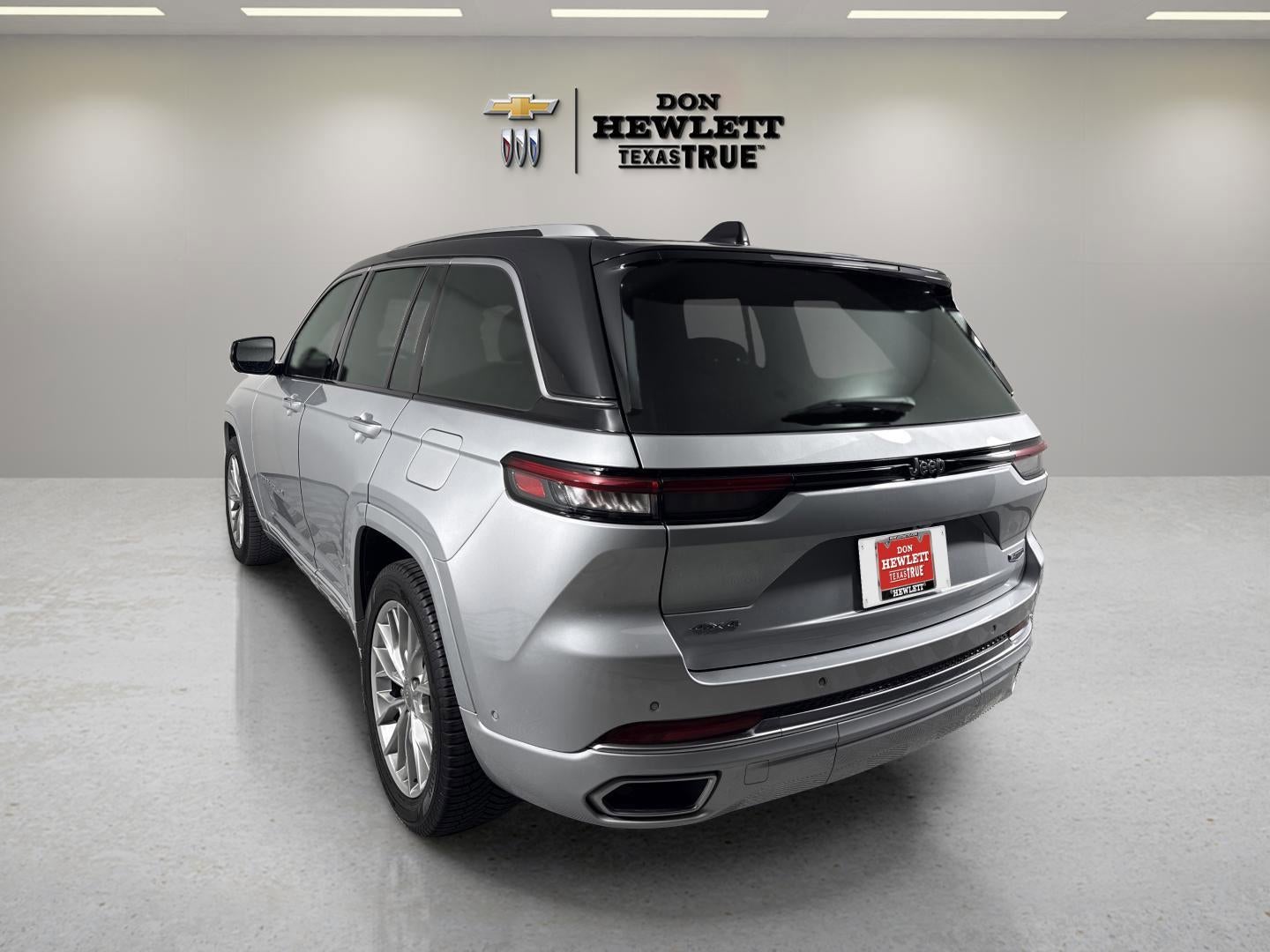 2022 Jeep Grand Cherokee Summit