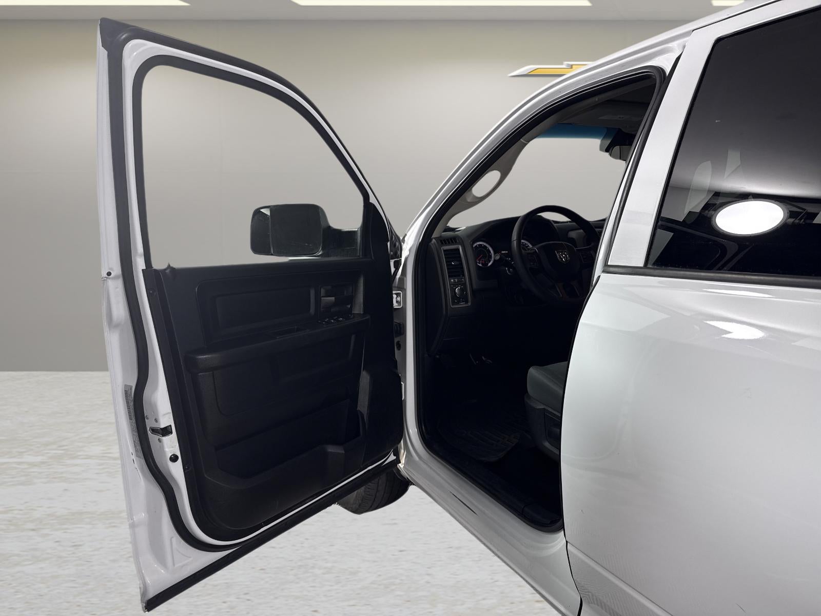 2018 RAM 1500 Tradesman Crew Cab 4x4 5'7" Box