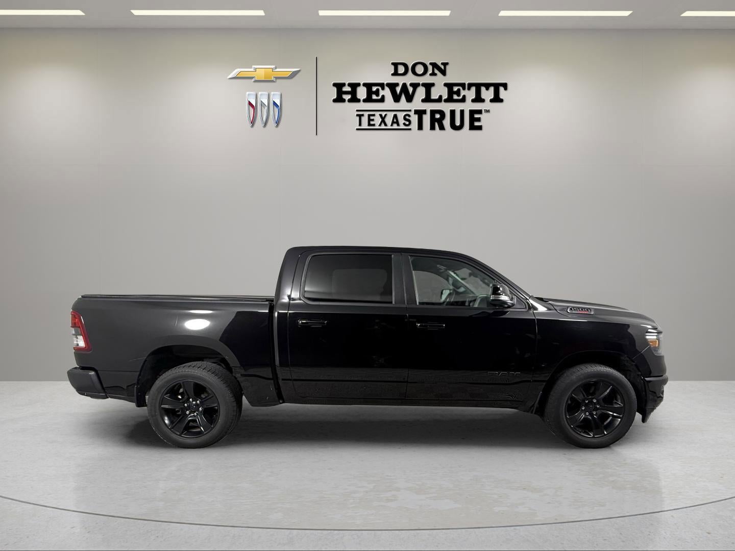 2022 RAM 1500 Lone Star Crew Cab 4x4 5'7" Box