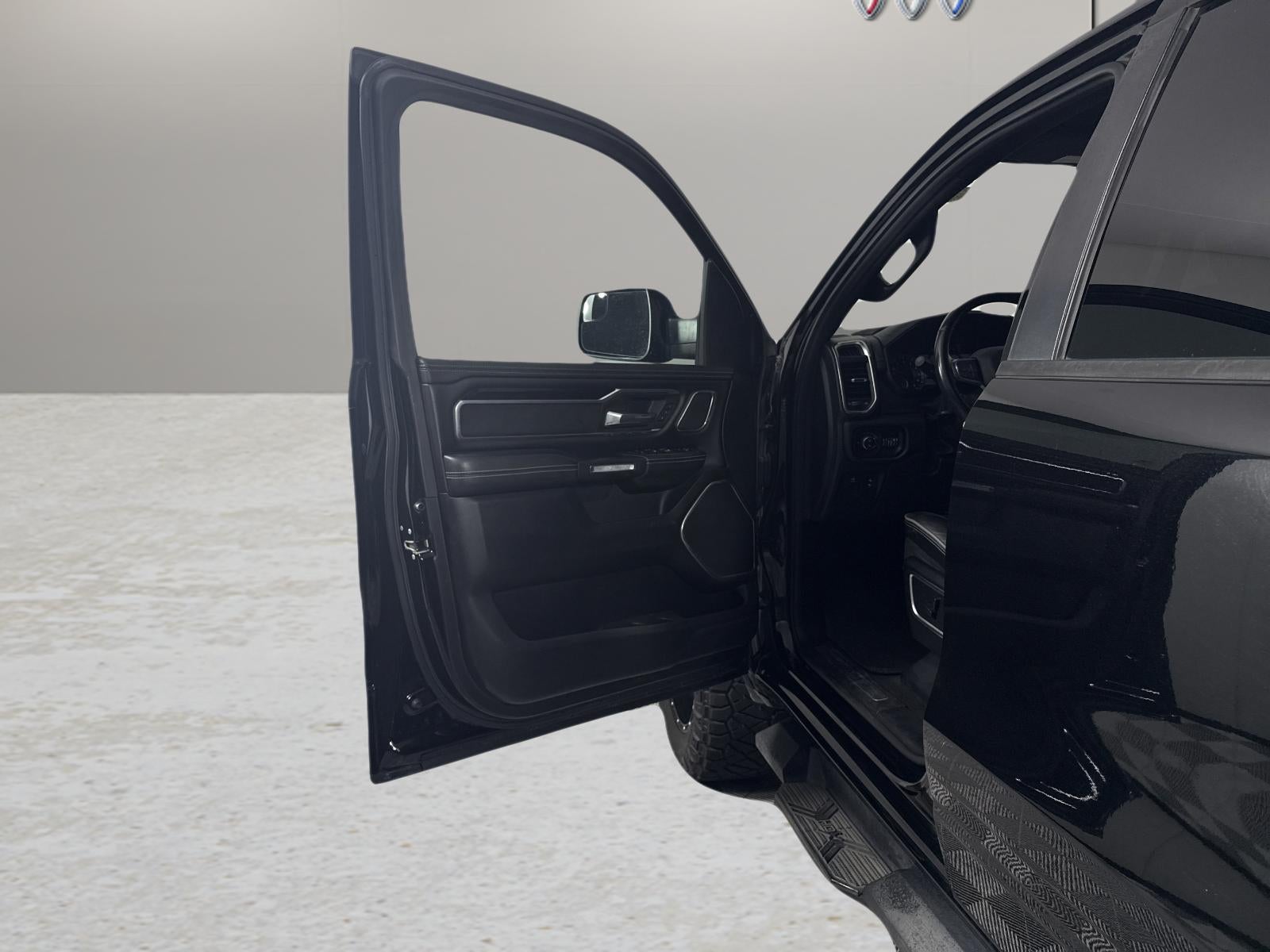 2021 RAM 1500 Laramie Crew Cab 4x4 5'7" Box
