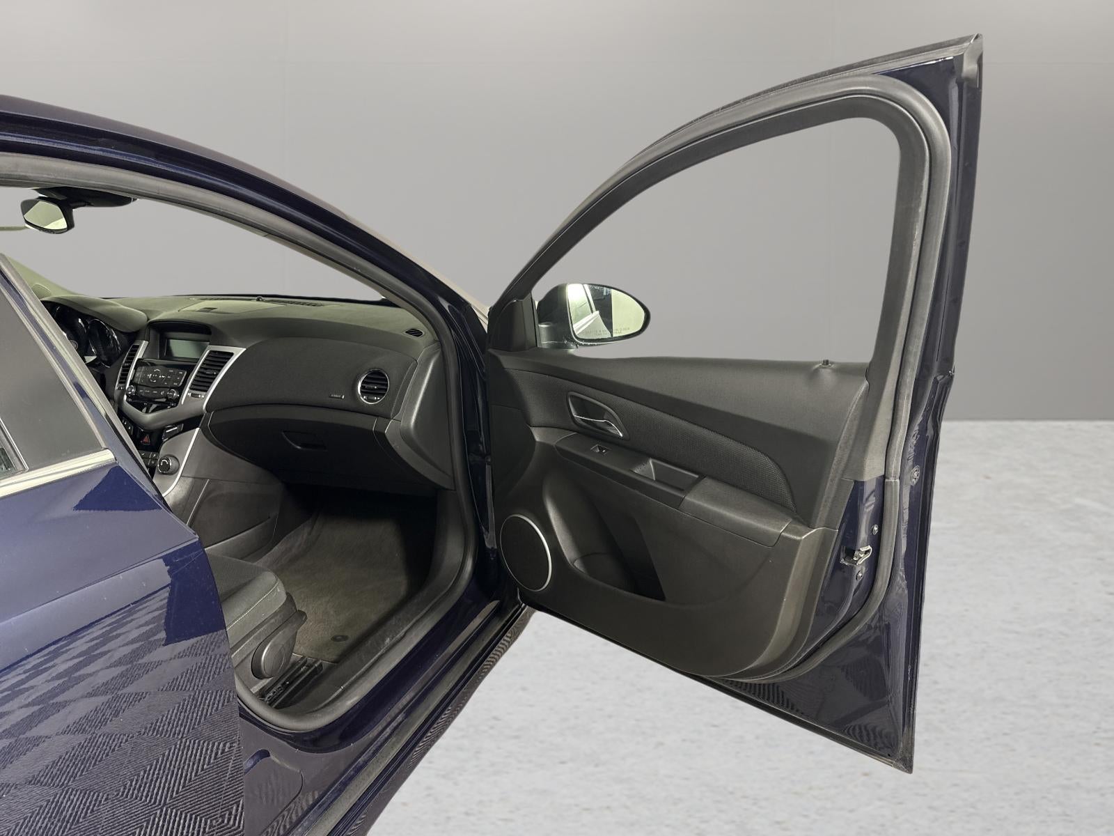 2011 Chevrolet Cruze LT w/1LT