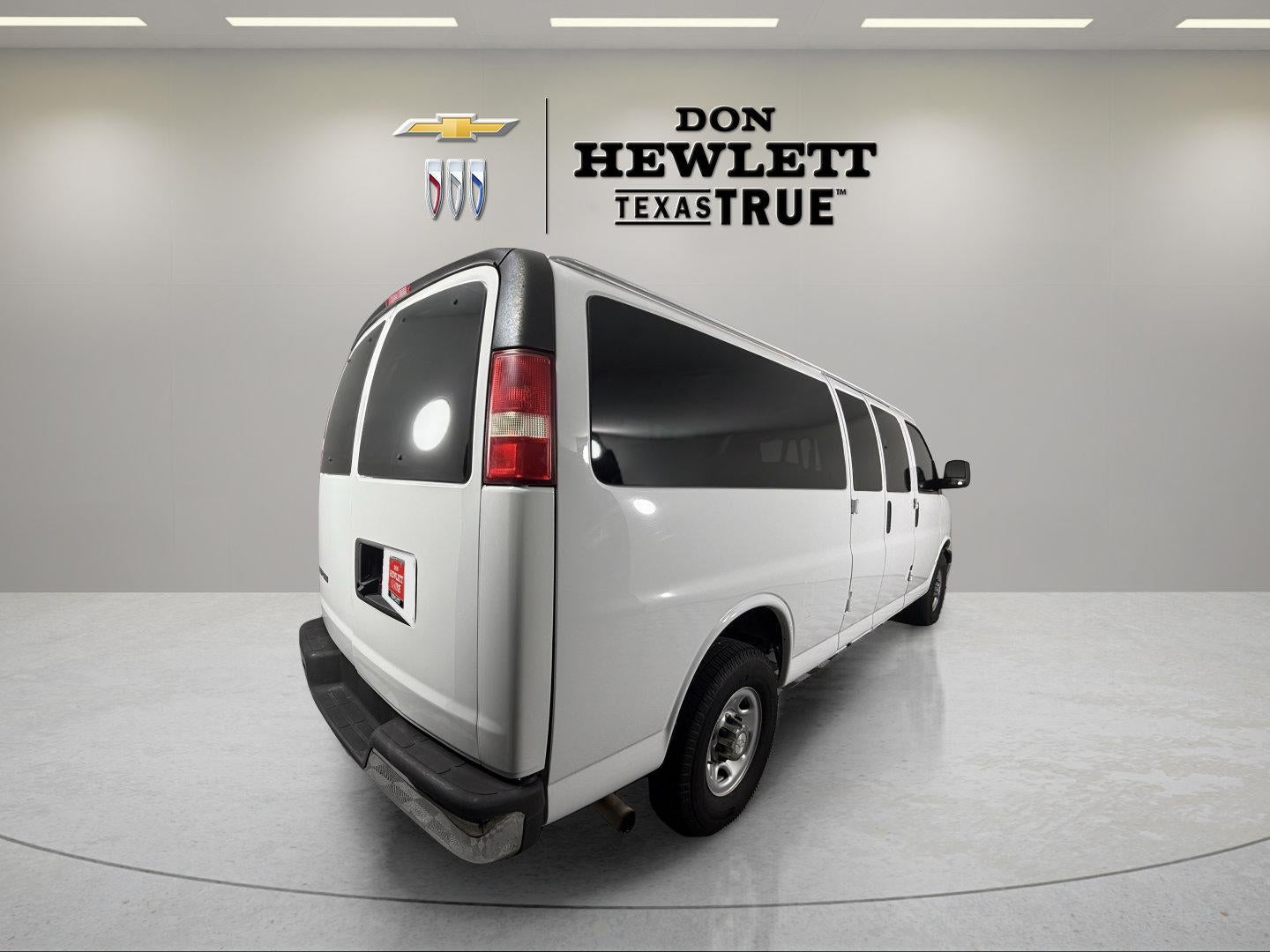 2017 Chevrolet Express Passenger 3500 LT