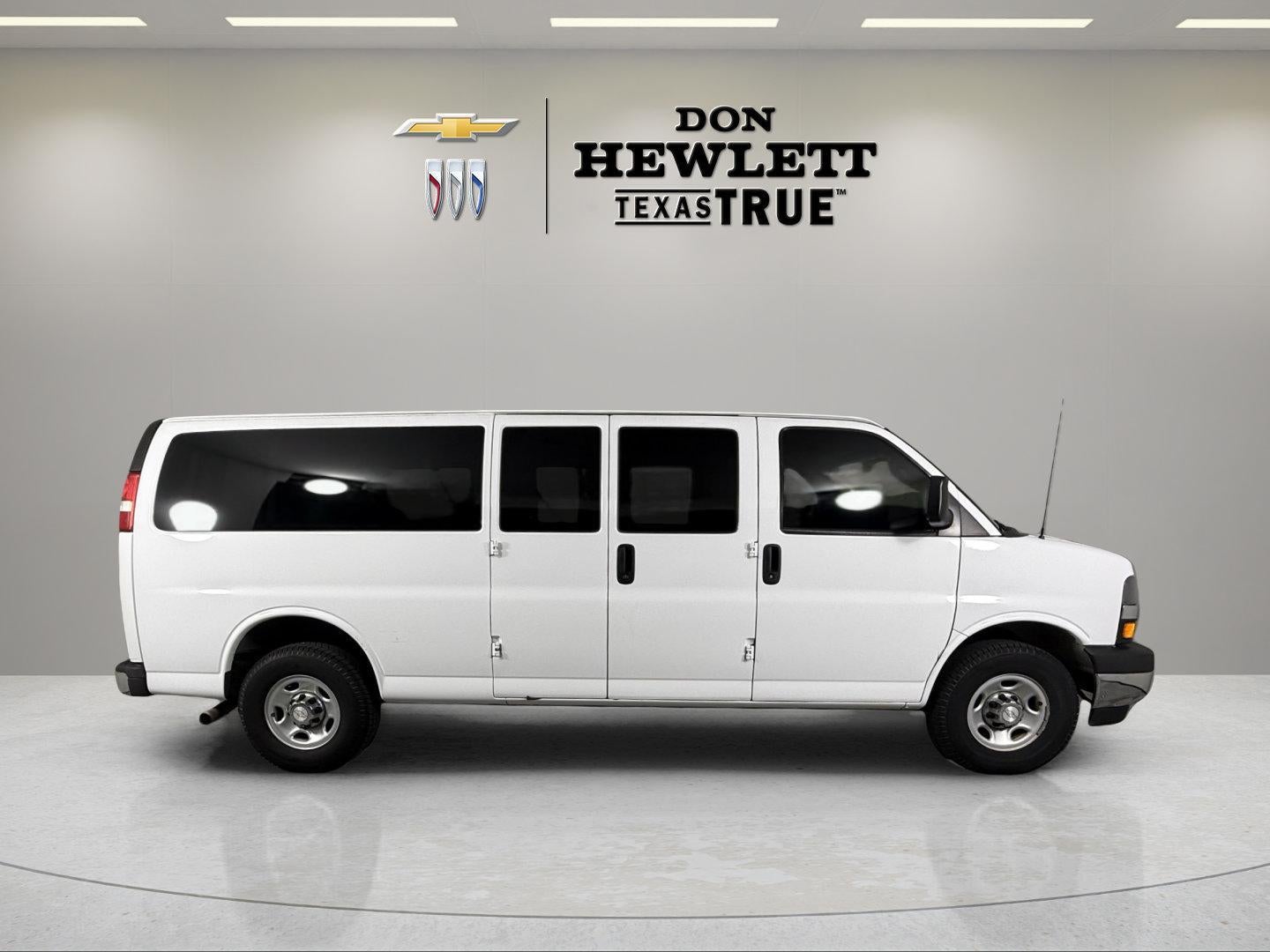2017 Chevrolet Express Passenger 3500 LT