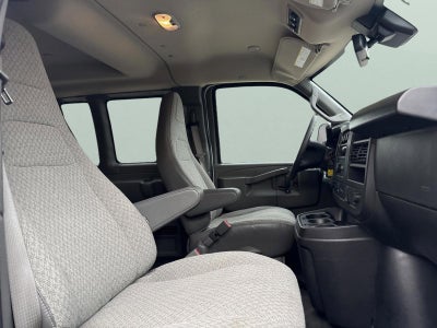 2023 Chevrolet Express Passenger 3500 1LT