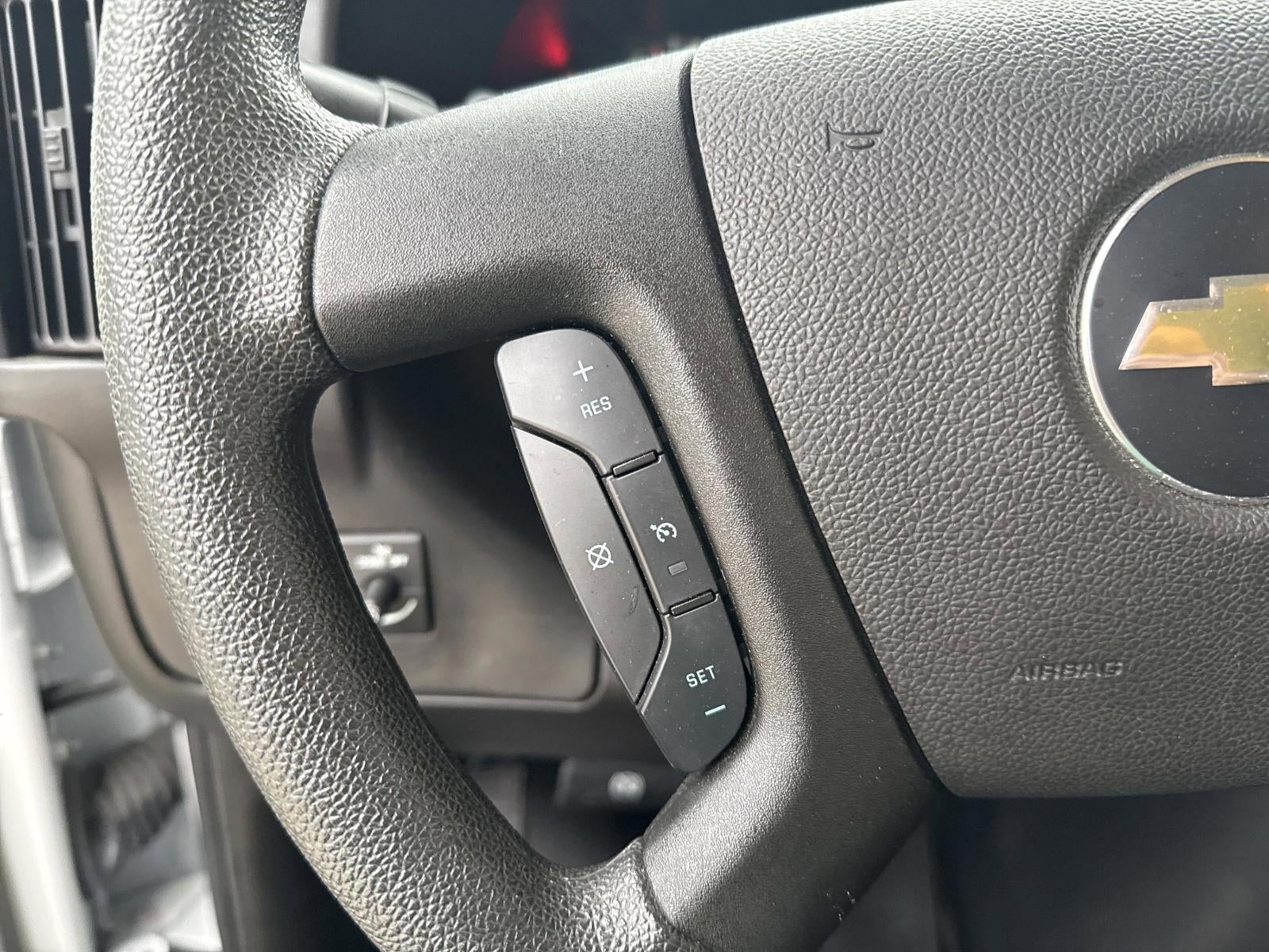 2023 Chevrolet Express Passenger 3500 1LT