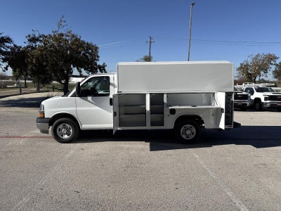 2025 Chevrolet Express Cutaway 3500 Base