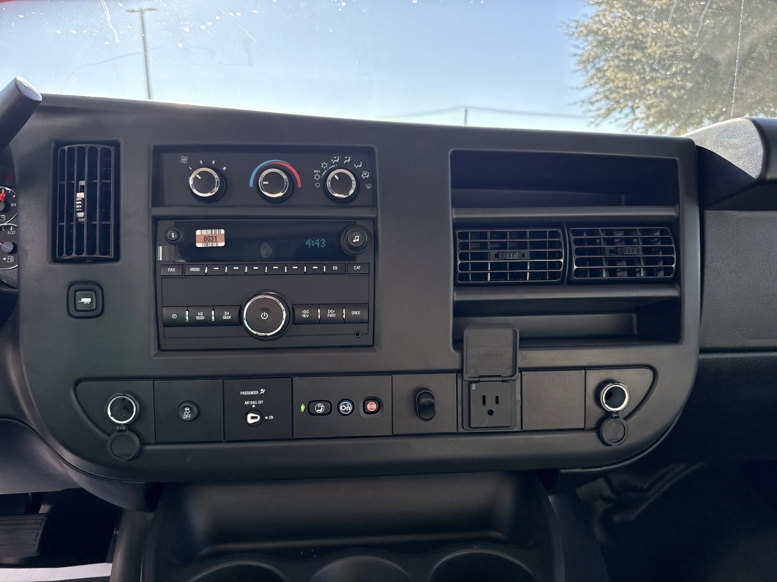 2025 Chevrolet Express Cutaway 3500 Base