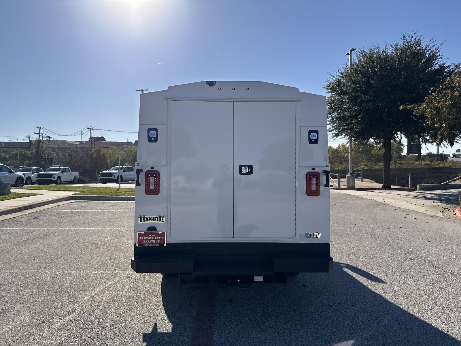 2025 Chevrolet Express Cutaway 3500 Base