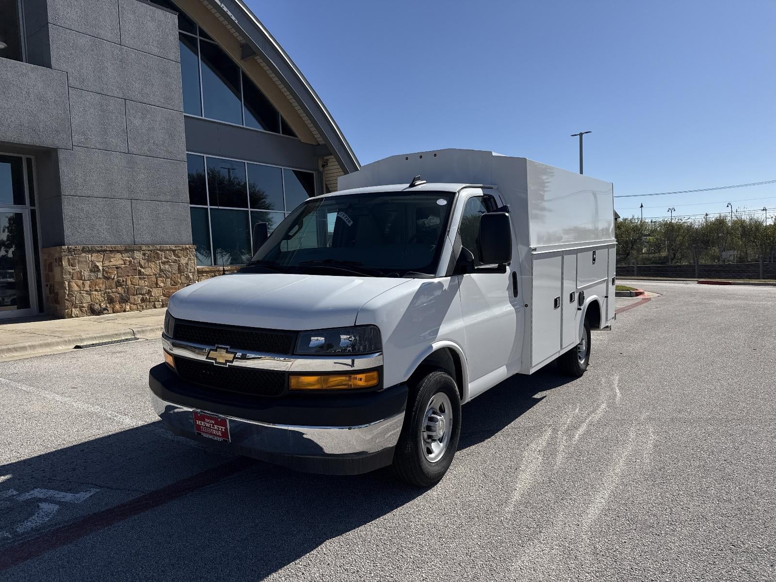 2025 Chevrolet Express Cutaway 3500 Base