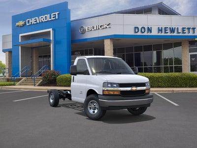 2025 Chevrolet Express Cutaway 3500 Base