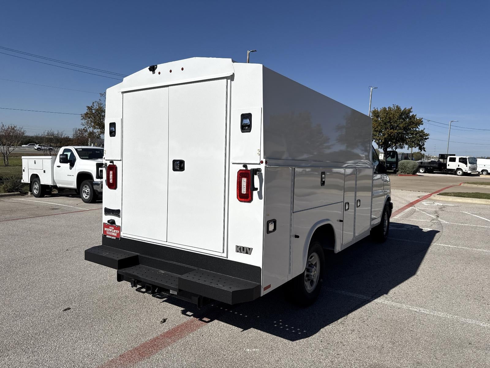 2025 Chevrolet Express Cutaway 3500 Base