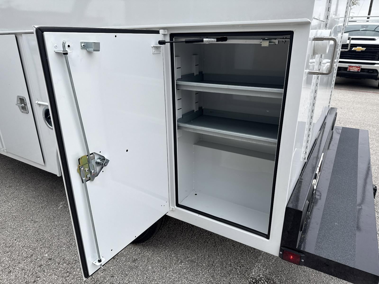 2025 Chevrolet Express Cutaway 3500 Base