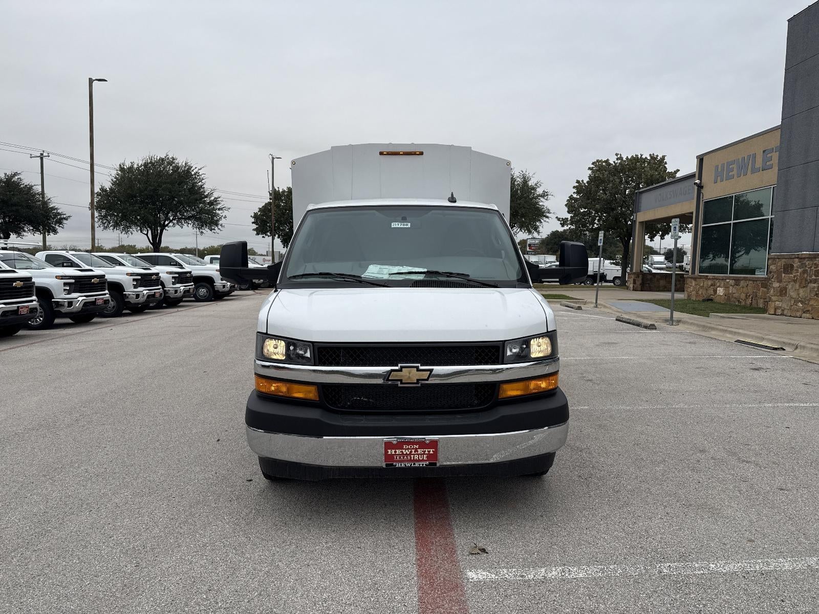 2025 Chevrolet Express Cutaway 3500 Base