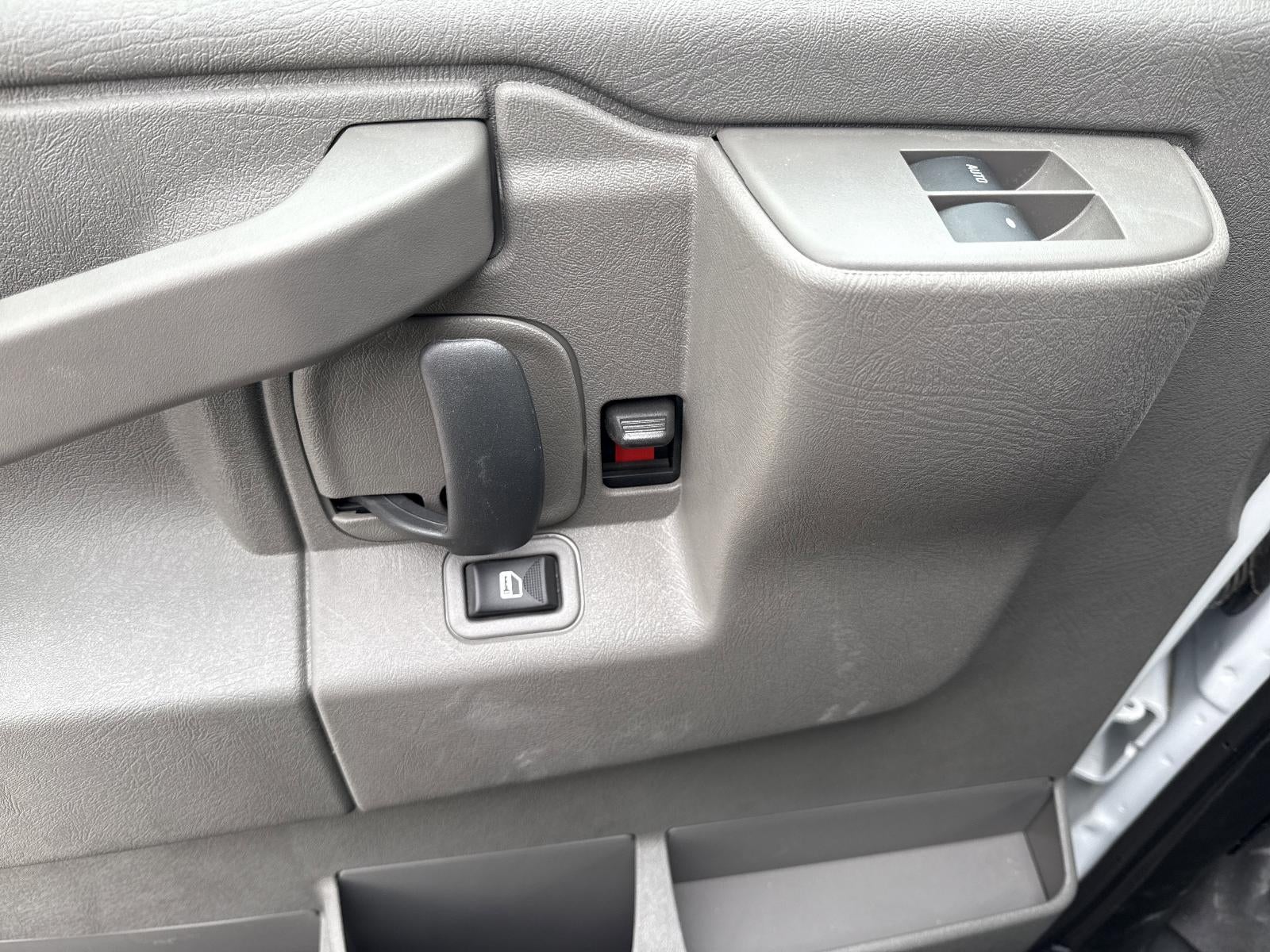 2025 Chevrolet Express Cutaway 3500 Base