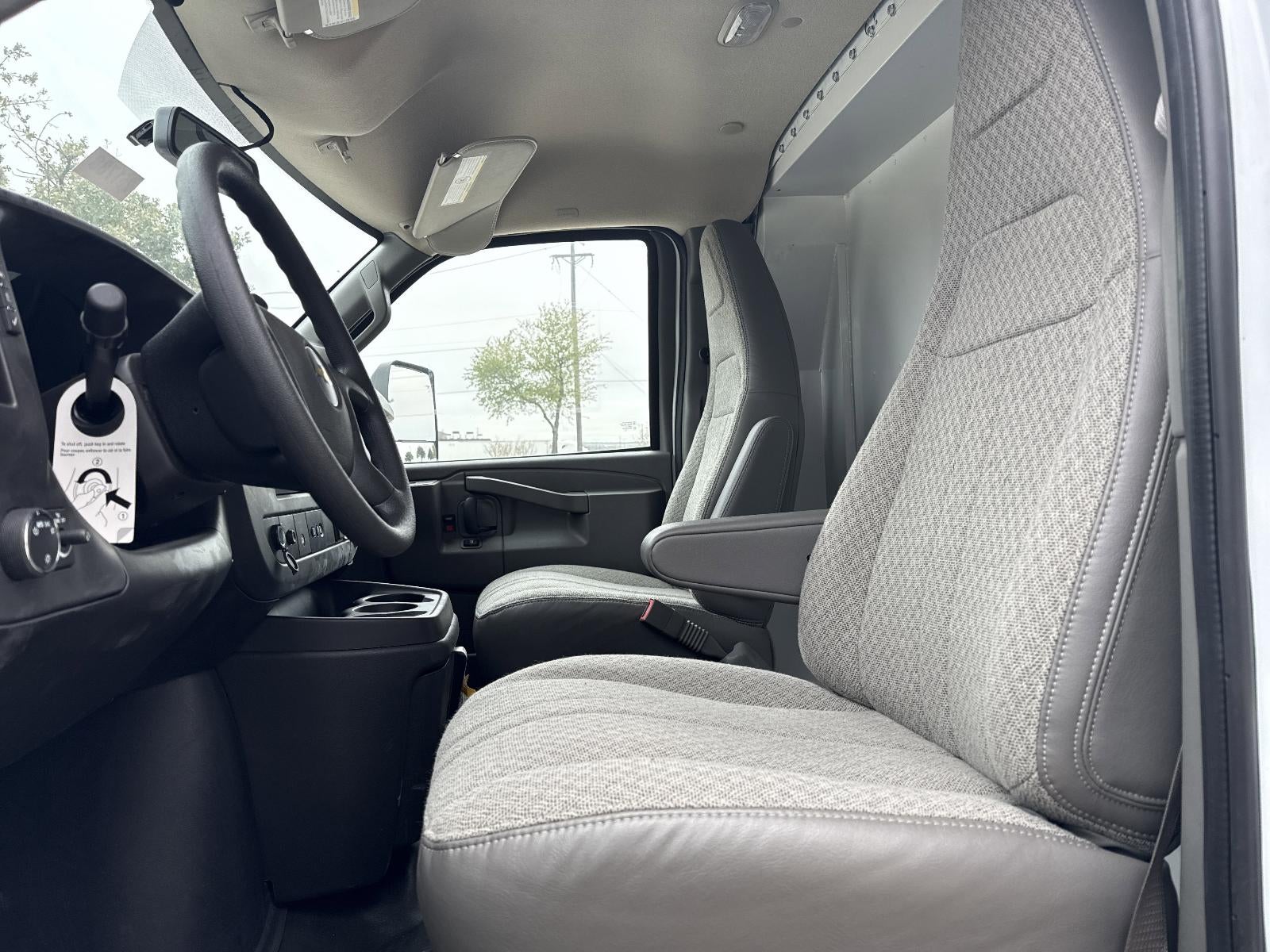 2025 Chevrolet Express Cutaway 3500 Base