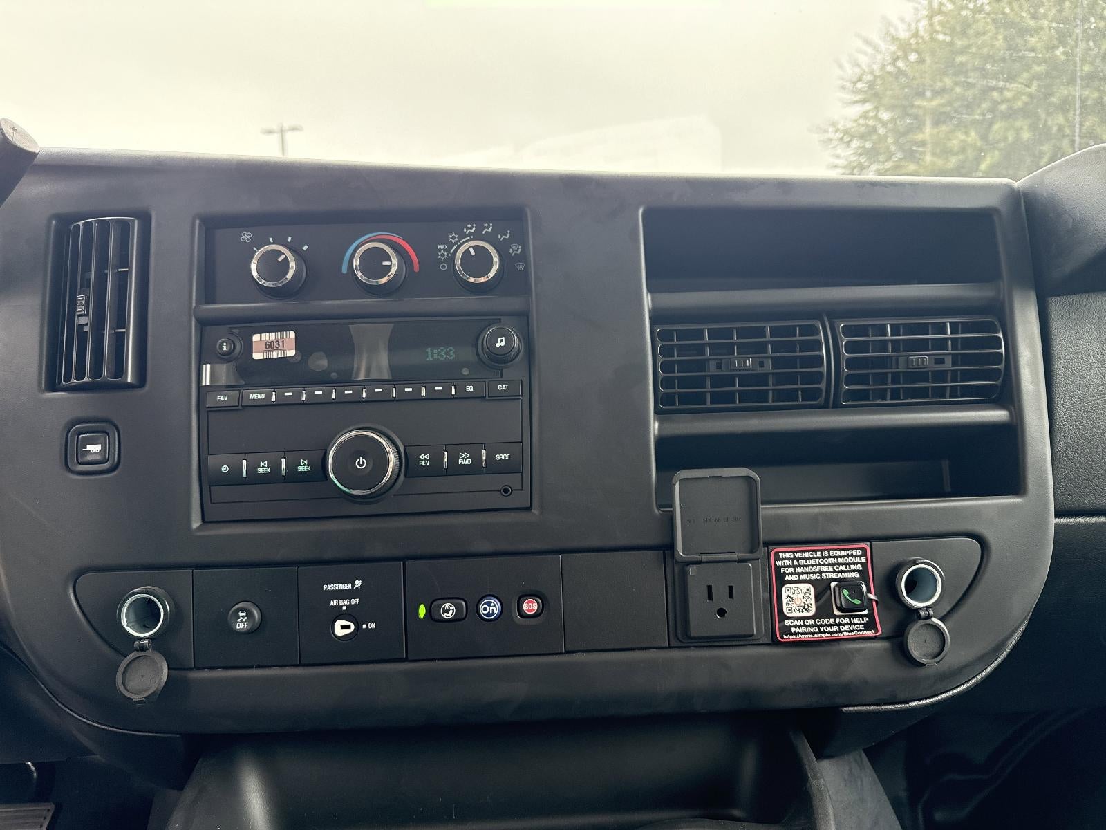 2025 Chevrolet Express Cutaway 3500 Base