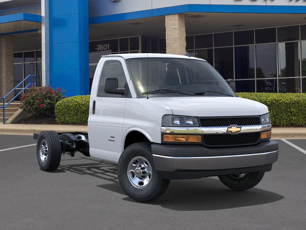 2025 Chevrolet Express Cutaway 3500 Base