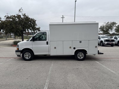 2025 Chevrolet Express Cutaway 3500 Base