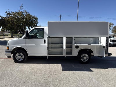 2025 Chevrolet Express Cutaway 3500 Base