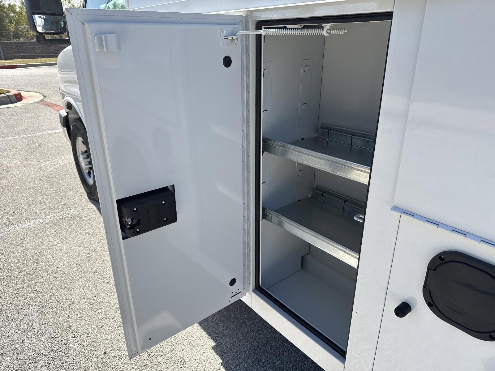 2025 Chevrolet Express Cutaway 3500 Base