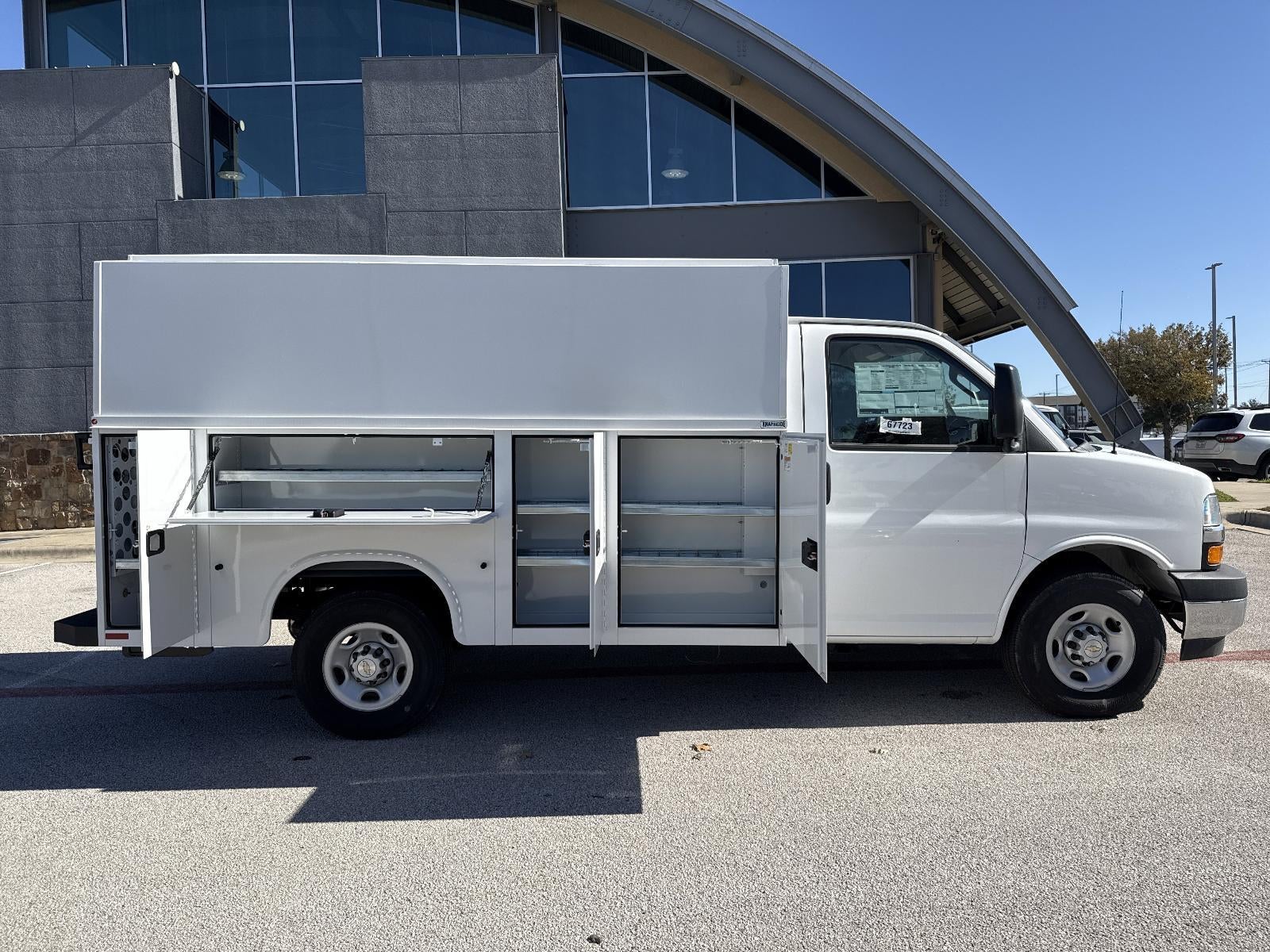 2025 Chevrolet Express Cutaway 3500 Base