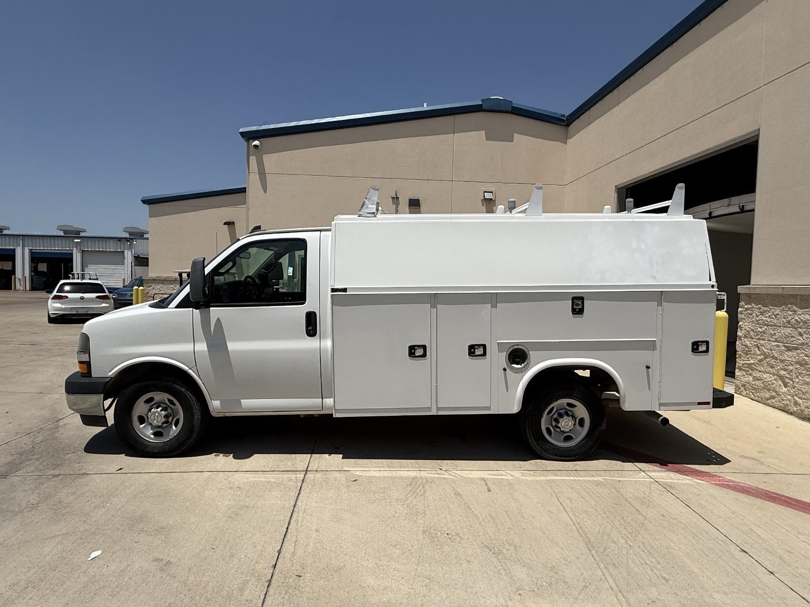 2020 Chevrolet Express Cutaway 3500 Van 139"