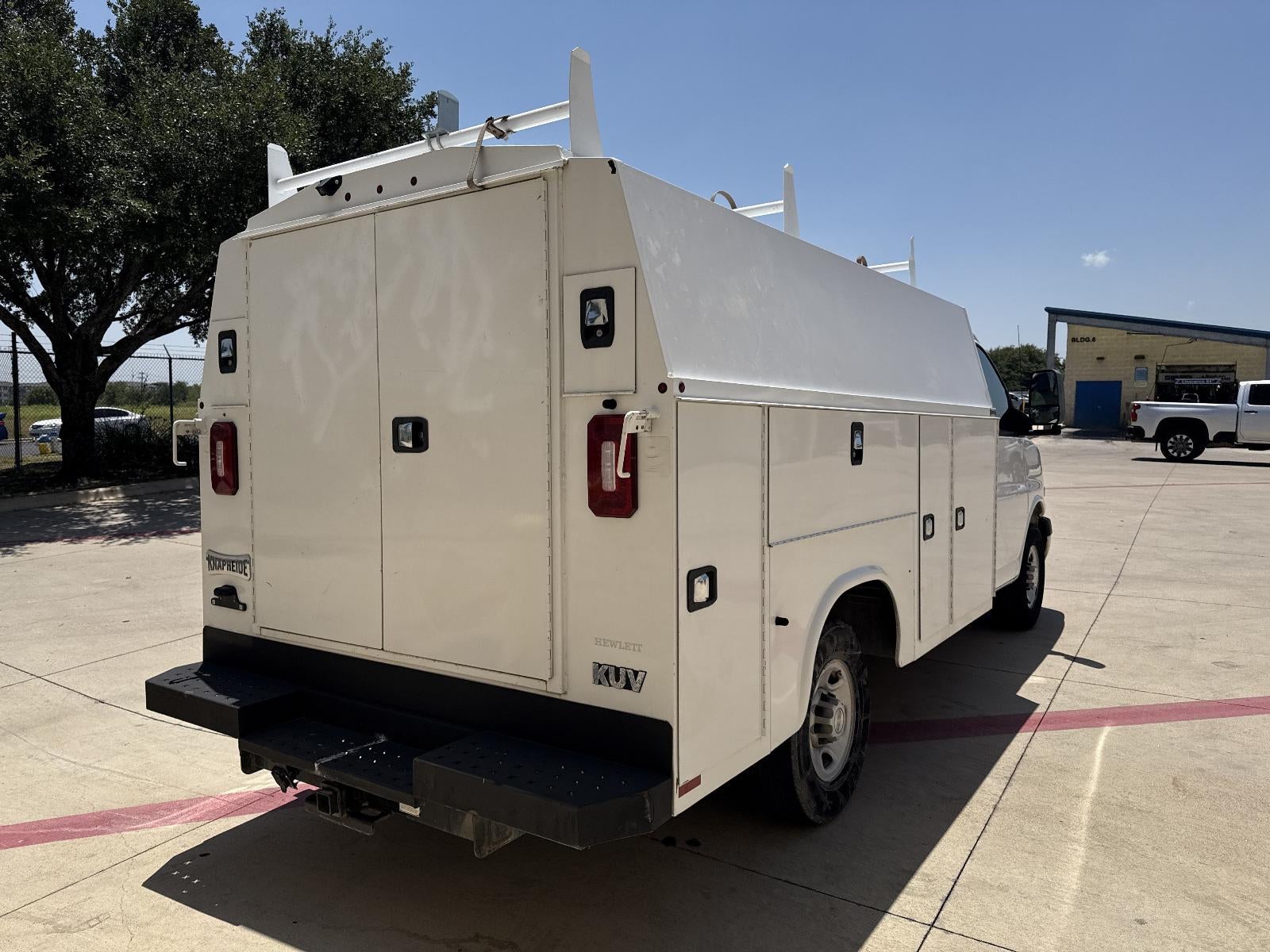 2020 Chevrolet Express Cutaway 3500 Van 139"