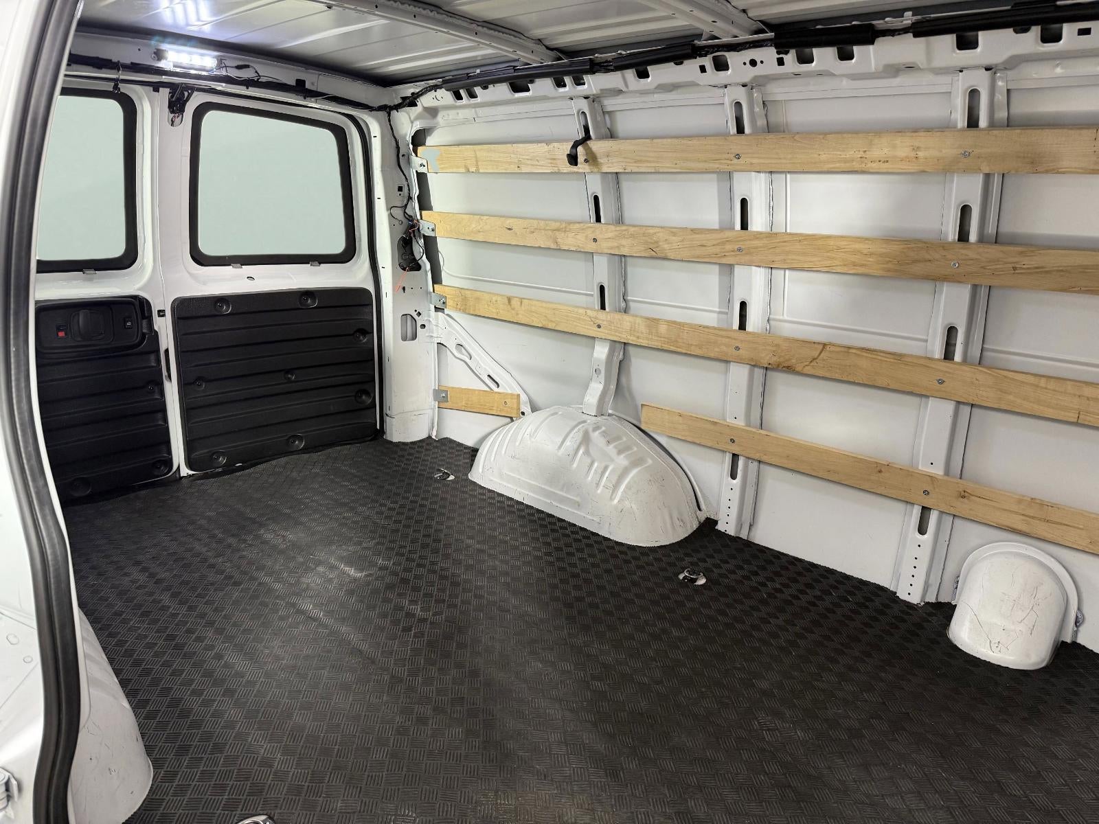 2024 Chevrolet Express Cargo 2500 RWD 2500 135"