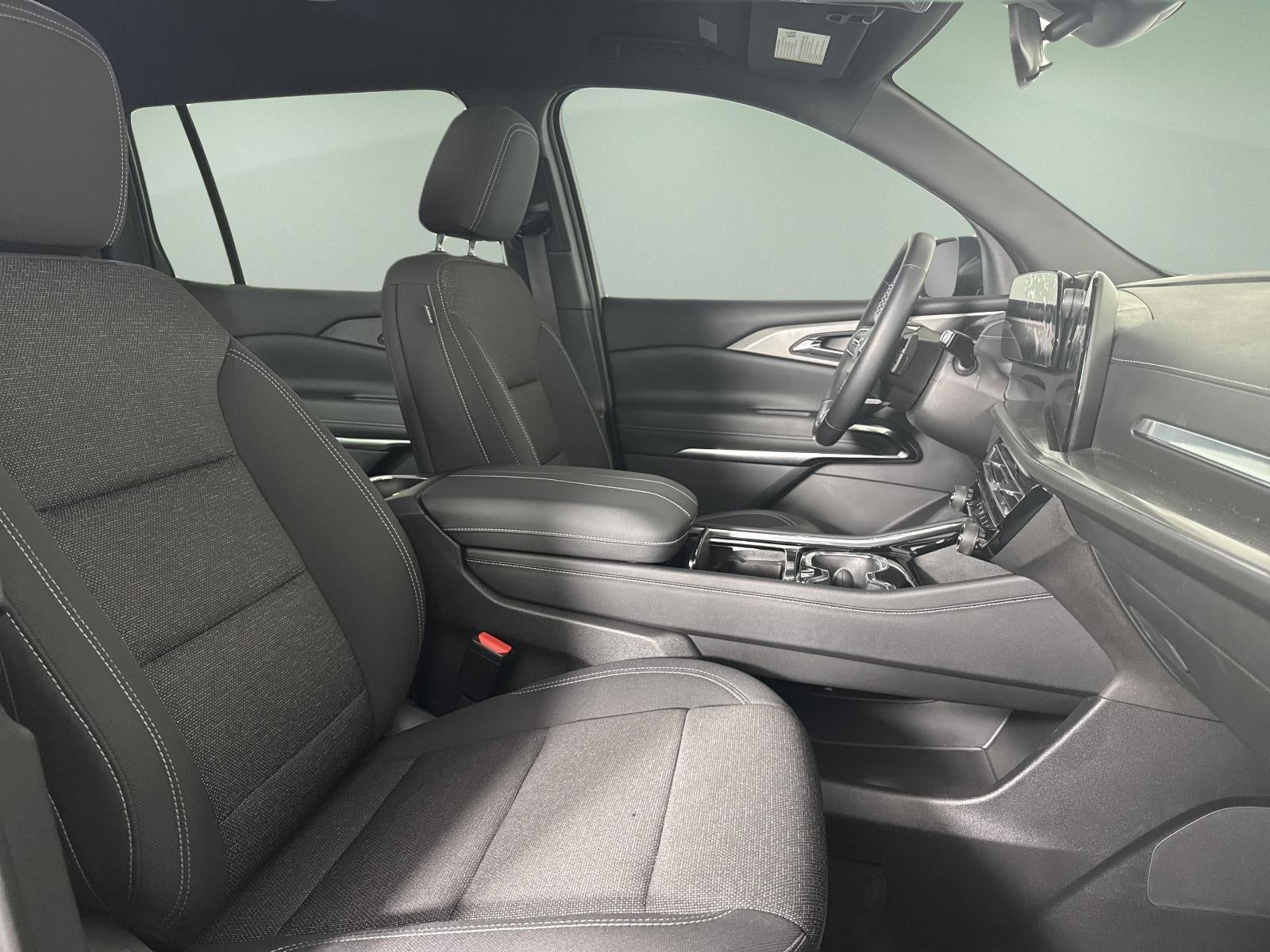 2024 Chevrolet Traverse LS